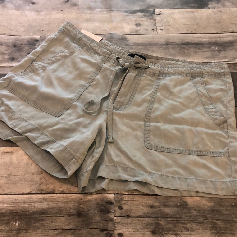 Gap shorts